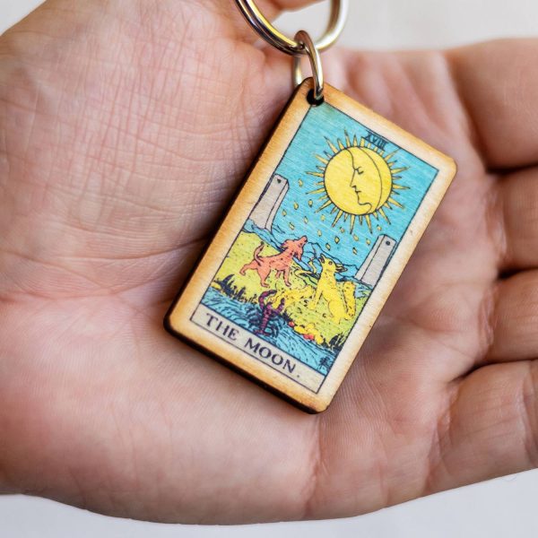 Tarot Card - The Moon Key Holder Online