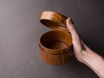 Komon - Yamanaga Shikki - Bento Box - Japanese Cherry Birch - Brown Lacquer For Sale