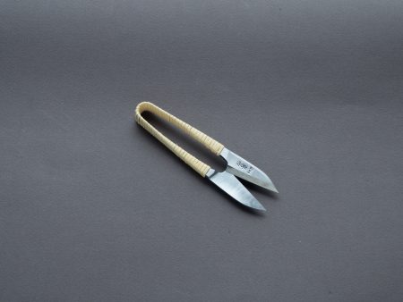 Morihei - Kisaku Nigiri - 105mm Thread Shears - Rattan Handle - Kiri Box Online Sale