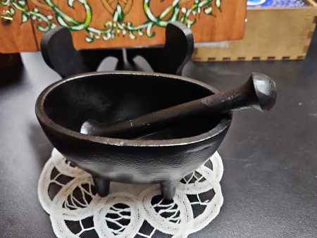 Cast Iron Mortar and Pestle   Cauldron For Cheap